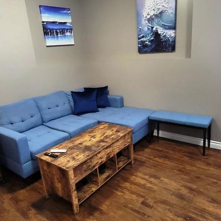 Blue Wave 2 Bedroom Suite Saskatoon Esterno foto