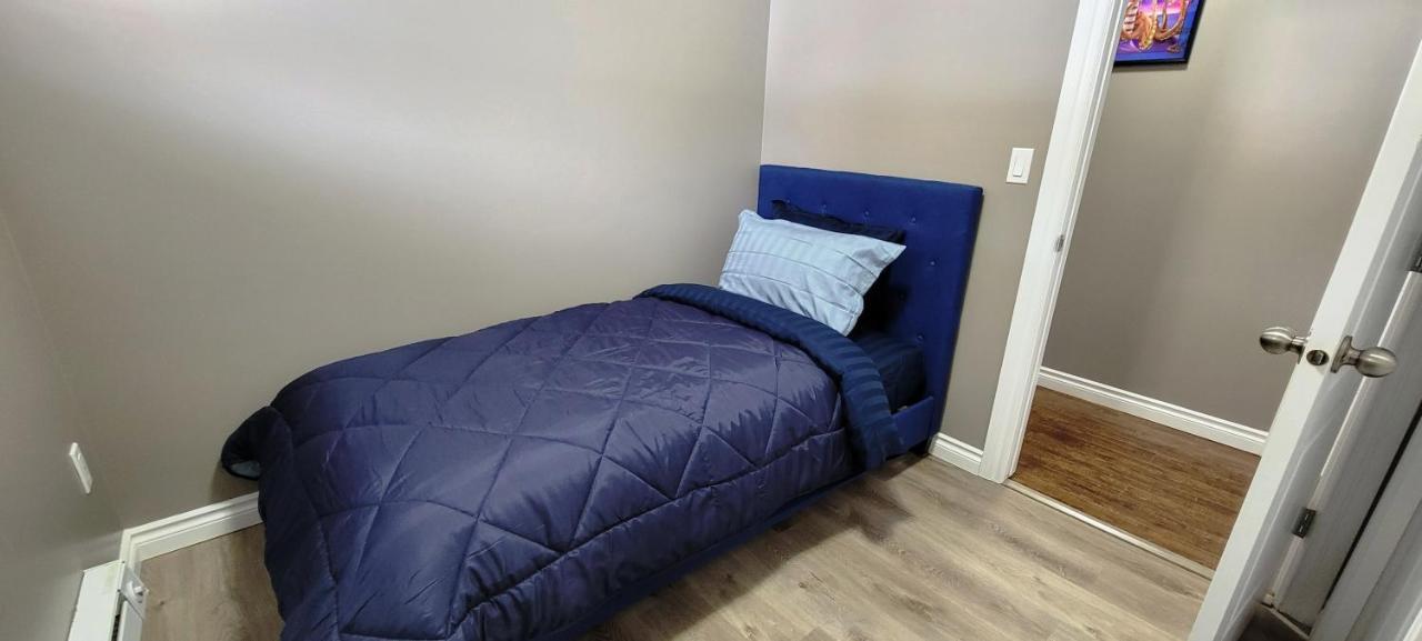 Blue Wave 2 Bedroom Suite Saskatoon Esterno foto