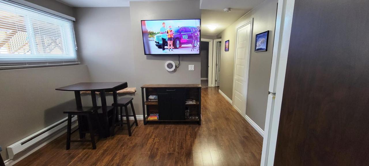 Blue Wave 2 Bedroom Suite Saskatoon Esterno foto